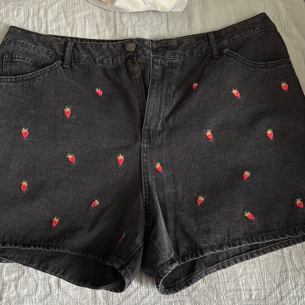 Black Denim Shorts with Strawberry Embroidery